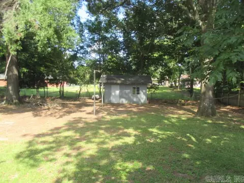 617 Sharp, Camden, AR 71701 photo 2