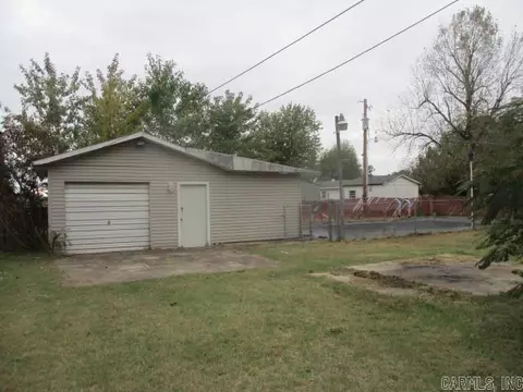 903 E Almar, Malden, MO 63863 photo 11
