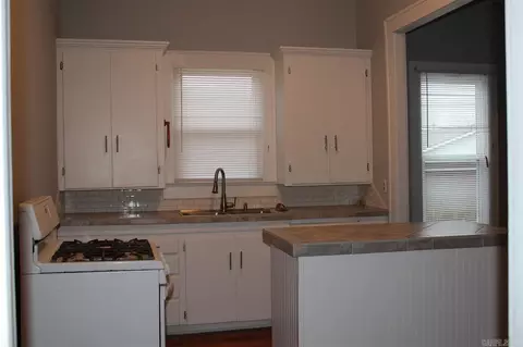 204 E Academy St, Paris, AR 72855 photo 3