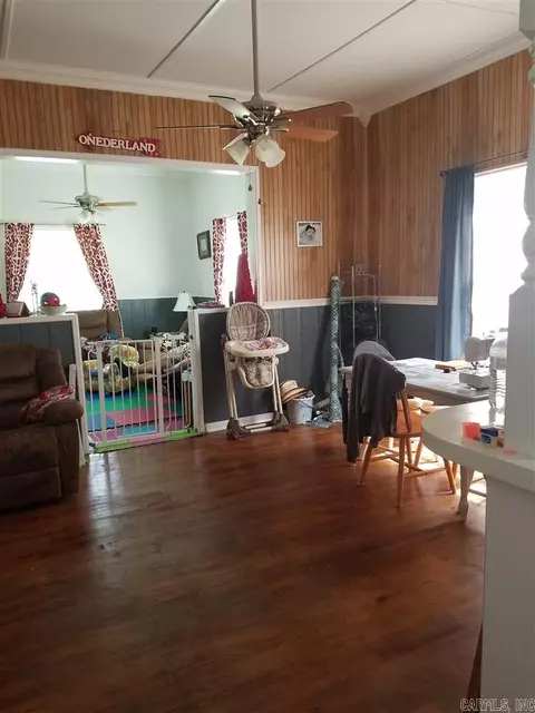 371 E Richmond, Ashdown, AR 71822 photo 3