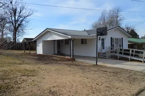 11 W Grant, Dexter, MO 63841 photo 2