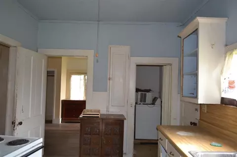 701 E Main St, Cuero, TX 77954 photo 10