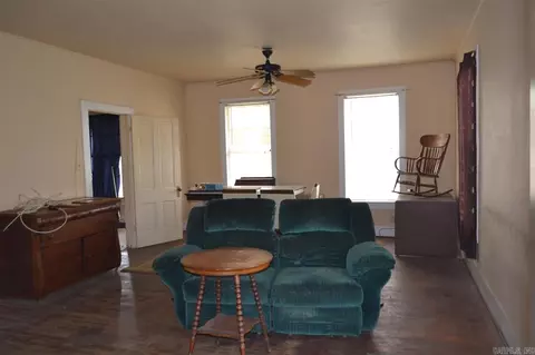 701 E Main St, Cuero, TX 77954 photo 2