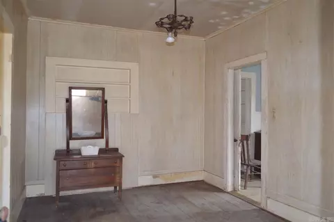 701 E Main St, Cuero, TX 77954 photo 6