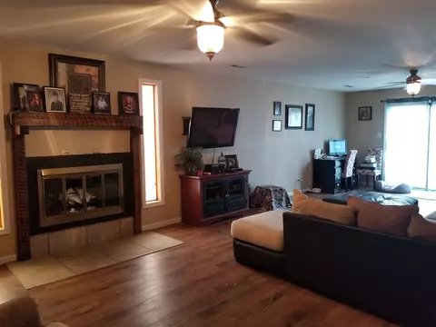 422 E North, Benton, MO 63736 photo 4