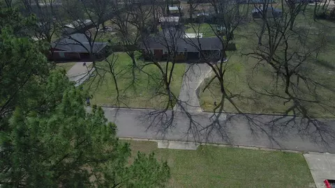 610 E Cedar St, Warren, AR 71671 photo 22