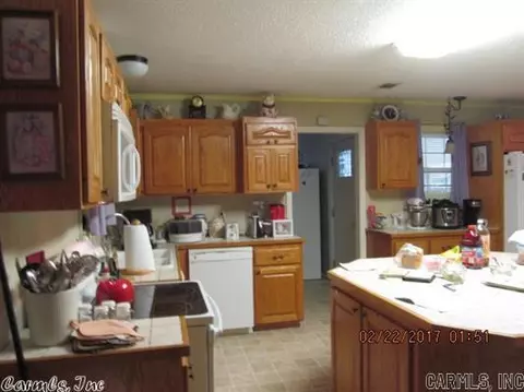 610 E Cedar St, Warren, AR 71671 photo 4