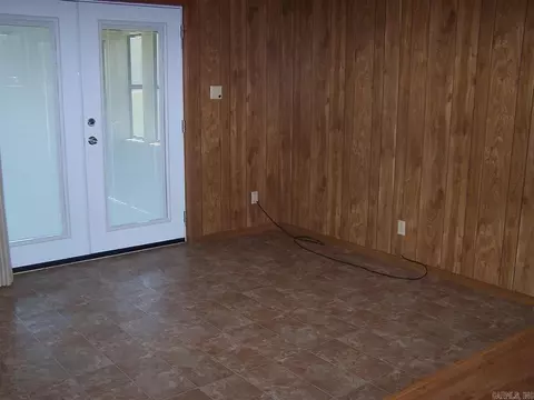 2409 E Plainview, Hope, AR 71801 photo 4