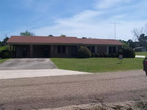 2409 E Plainview, Hope, AR 71801 photo 2