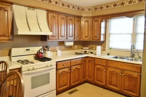 402 Glenstone, Dexter, MO 63841 photo 6
