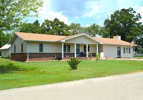 908 Daisy Dr, Dexter, MO 63841 photo 1