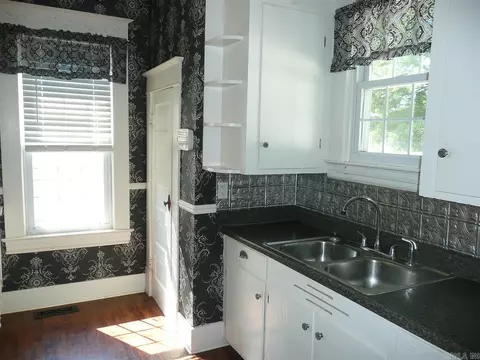 325 E Parker Ave, Chaffee, MO 63740 photo 6