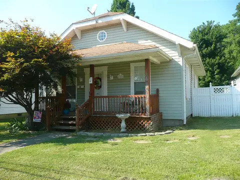 325 E Parker Ave, Chaffee, MO 63740 photo 1