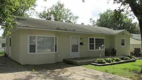 703 W Grant, Dexter, MO 63841 photo 1