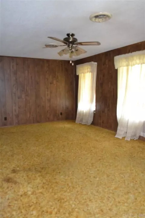 809 Guadalupe, Runge, TX 78151 photo 2