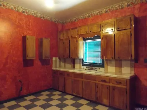 124 W Maple, Paris, AR 72855 photo 6