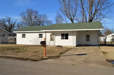1113 Olive, Dexter, MO 63841 photo 1