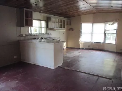 296 Walnut, Camden, AR 71701 photo 3