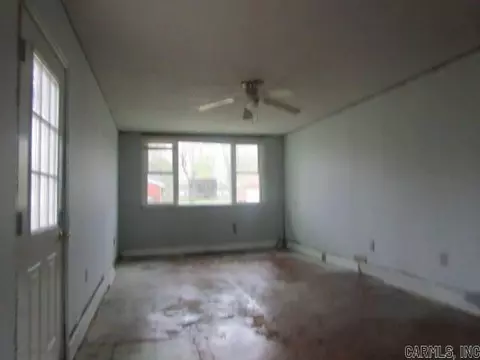 612 E Cedar St, Bertrand, MO 63823 photo 5