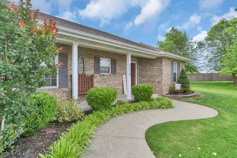 1114 Daffodil Dr, Sikeston, MO 63801 photo 1