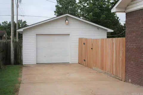 1607 Jay St, Walnut Ridge, AR 72476 photo 3