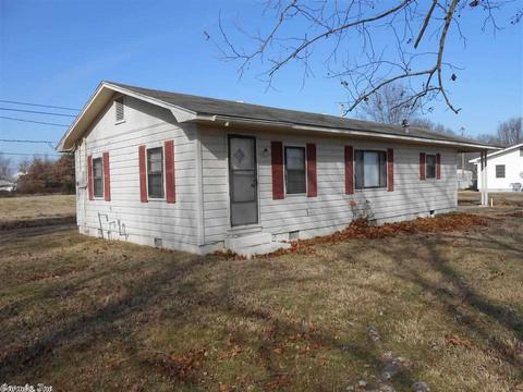 709 E Ctr, Beebe, AR 72012 photo 1
