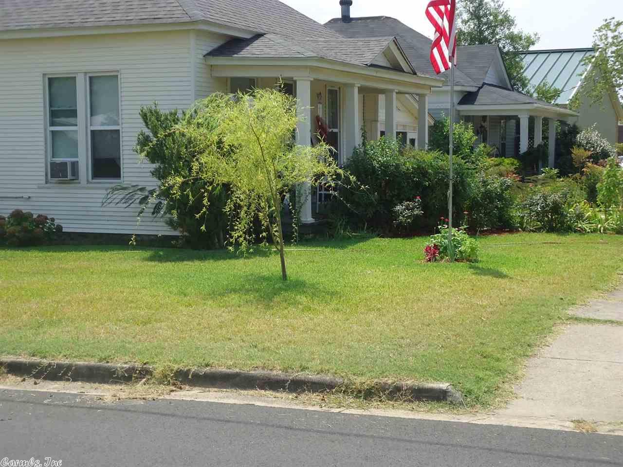 300 9th St, Mena, AR 71953 photo 1