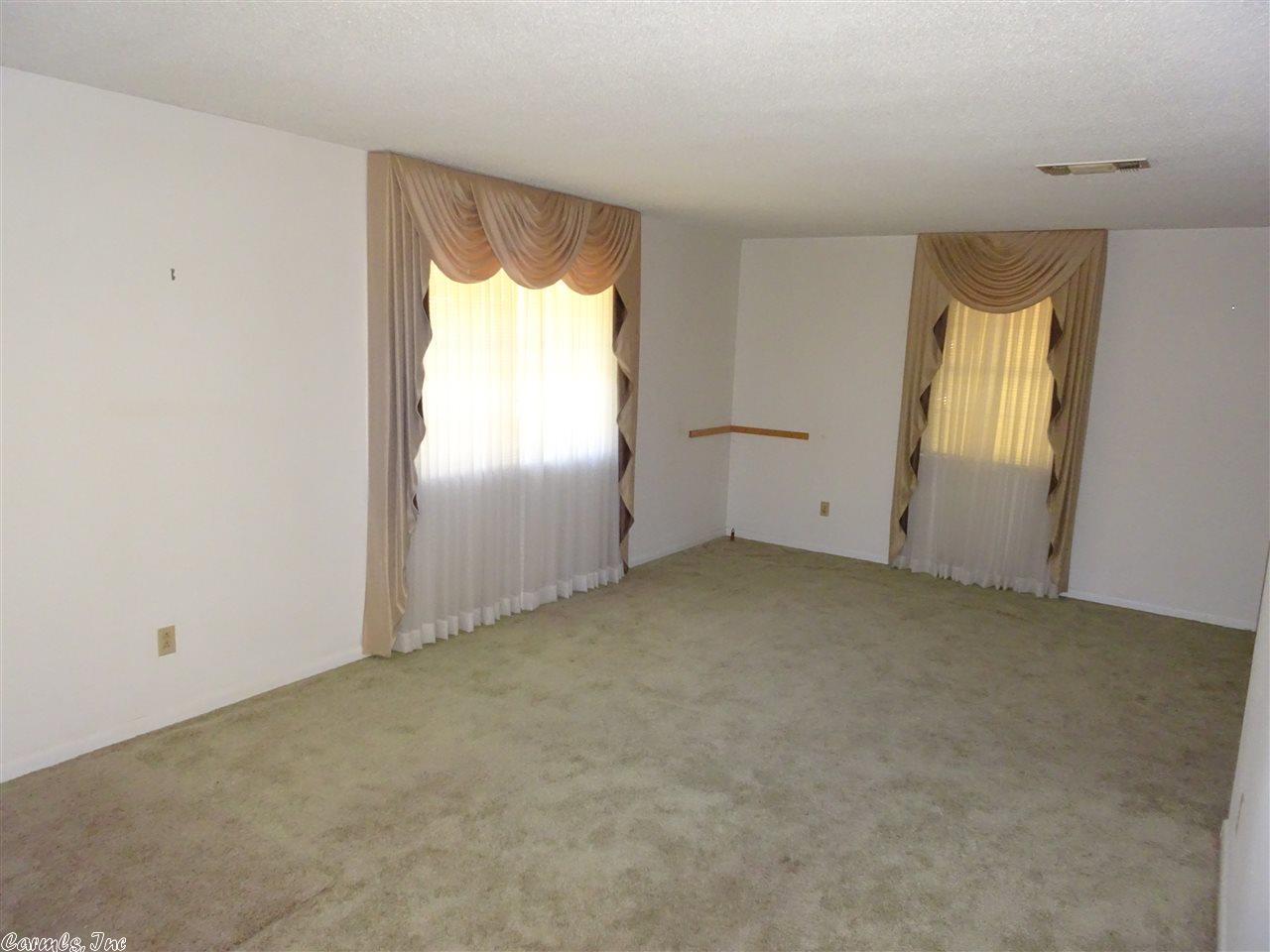 4106 W 31st Ave, Pine Bluff, AR 71601 photo 8