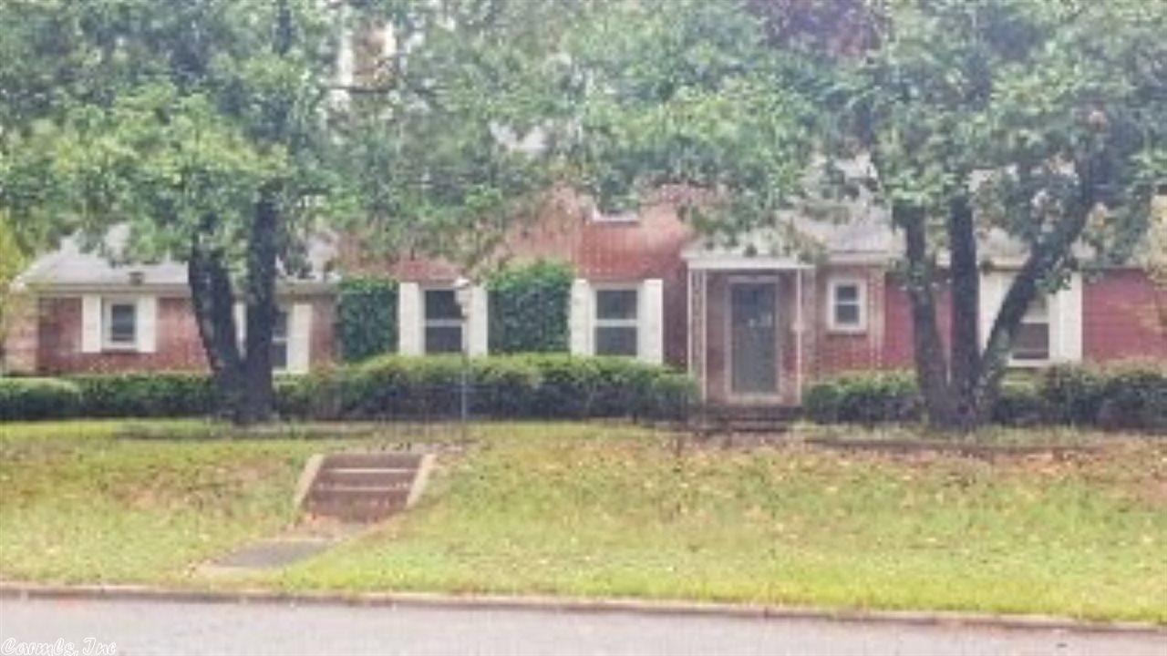 3621 S Cherry St, Pine Bluff, AR 71603 photo 1