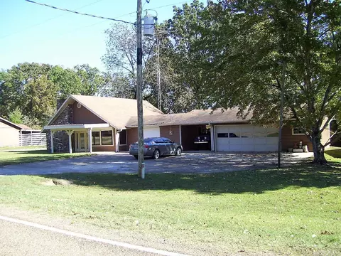143 Yarborough Ave, Ashdown, AR 71822 photo 2