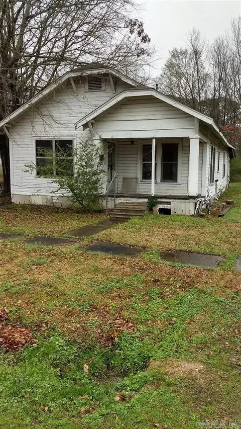 621 Pine St, Hope, AR 71801 photo 1