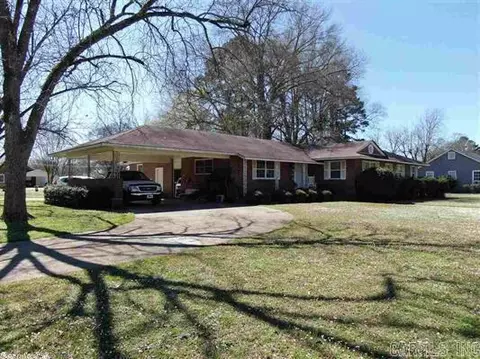 406 E Cedar St, Warren, AR 71671 photo 2