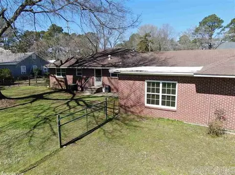 406 E Cedar St, Warren, AR 71671 photo 4