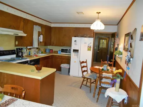 221 S Monroe St, Ashdown, AR 71822 photo 9
