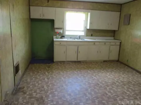 307 S Gideon Ave, Gideon, MO 63848 photo 4