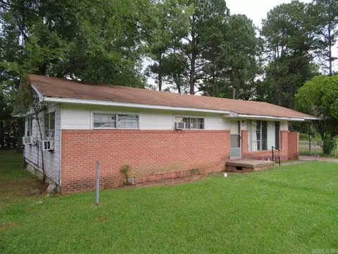609 Smith St, Gurdon, AR 71743 photo 4
