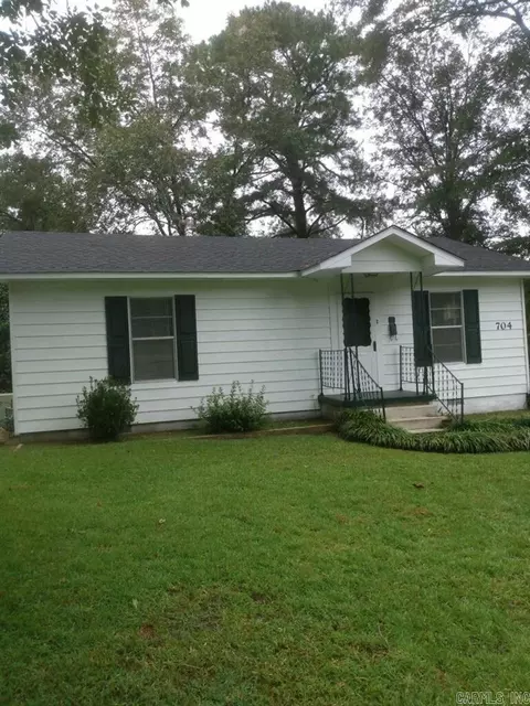 704 E 10th, Smackover, AR 71762 photo 2