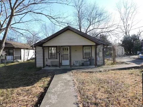 893 Pine St, Waldron, AR 72958 photo 1