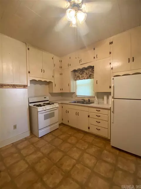 403 N 3rd St, Paris, AR 72855 photo 11