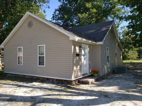 128 Third St, Sikeston, MO 63801 photo 1