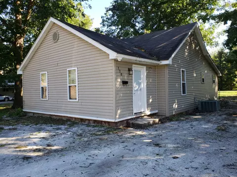 128 Third St, Sikeston, MO 63801 photo 2