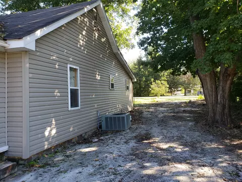 128 Third St, Sikeston, MO 63801 photo 4