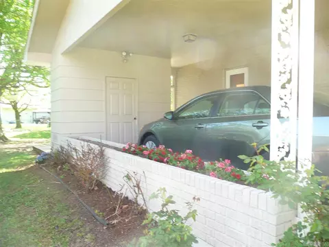 865 Stanford Dr, Sikeston, MO 63801 photo 2