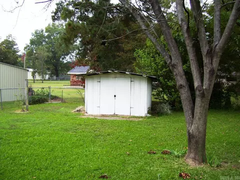 131 N Walker St, Ashdown, AR 71822 photo 5