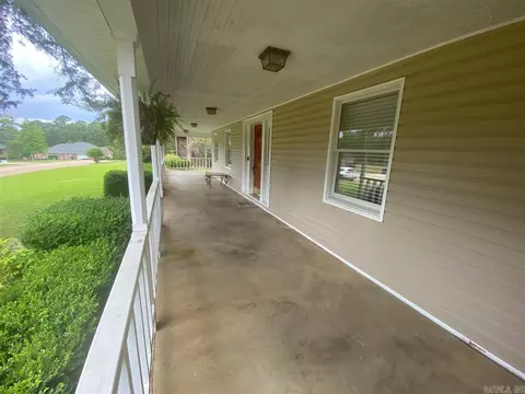 1284 Apache Dr, Camden, AR 71701 photo 4