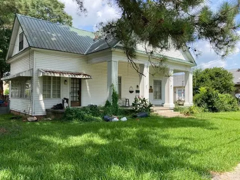 310 S Myrtle St, Warren, AR 71671 photo 2