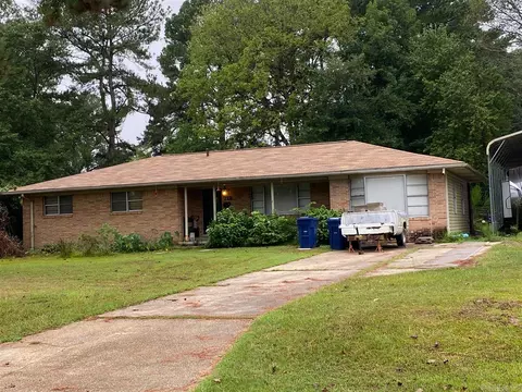 712 Sharp, Camden, AR 71701 photo 1