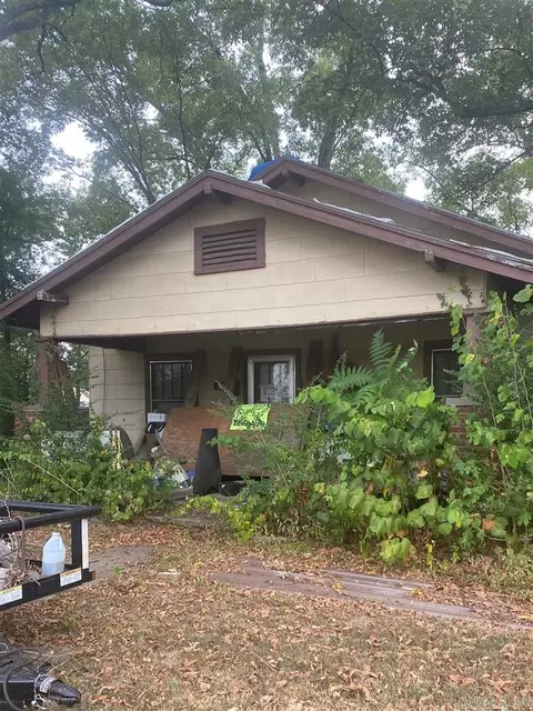 519 E Walnut, Paris, AR 72855 photo 2