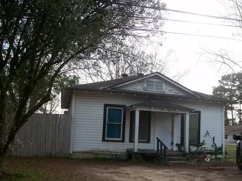 601 E Arnold, Waldo, AR 71770 photo 1