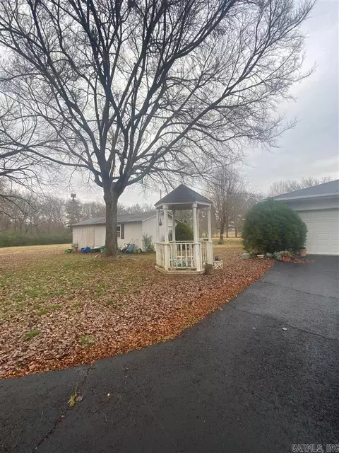 811 E Wood St, Paris, AR 72855 photo 3